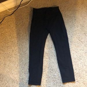 Lululemon Sz 6 All the right places crop